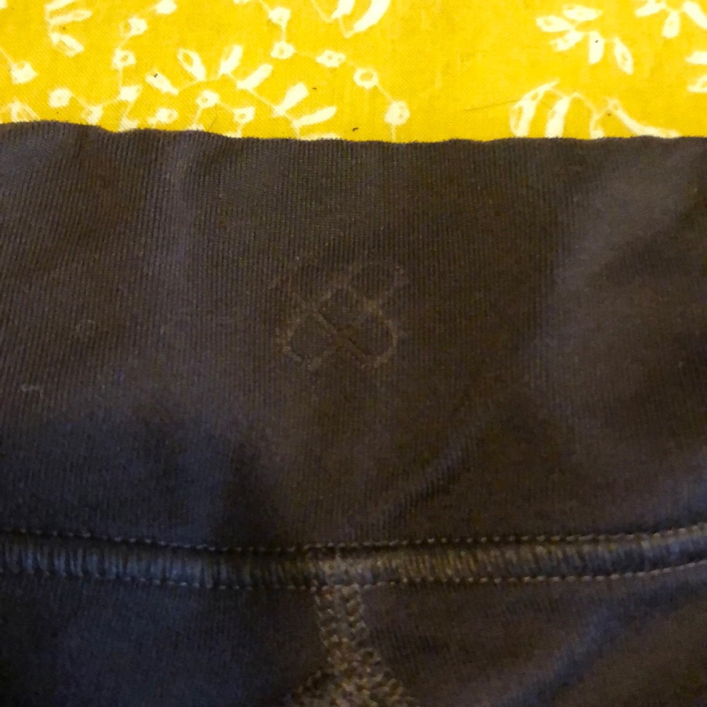 NWOT workout capris - Picture 3 of 3